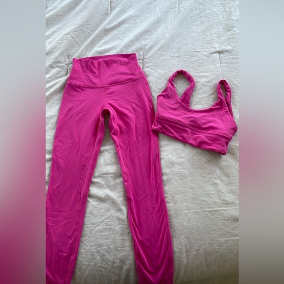Lululemon bra and leggings - barely worn! - Picture 1 of 3